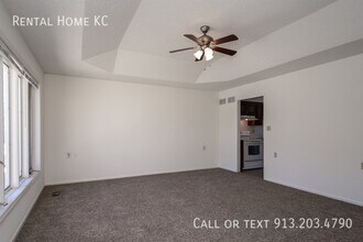 5908 Brittany St in Shawnee, KS - Building Photo - Building Photo