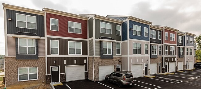 2313 Anderson Rd in Fort Mitchell, KY - Building Photo - Building Photo
