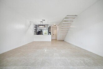 7821 Rue St Cyr St in Houston, TX - Building Photo - Building Photo
