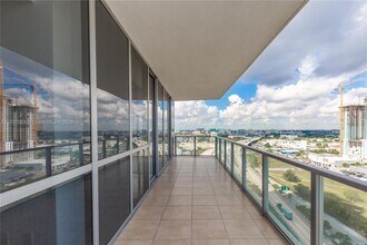 1100 Biscayne Blvd in Miami, FL - Building Photo - Building Photo