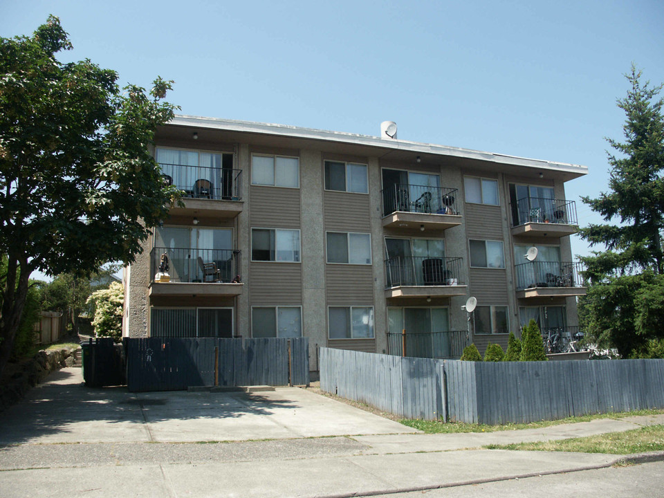 Holden Terrace Apartments in Seattle, WA - Building Photo