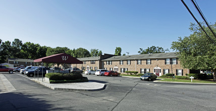 Westbridge Commons in Chesapeake, VA - Building Photo - Building Photo