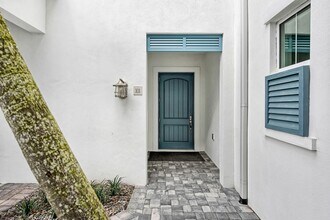 8886 St Lucia Dr in Naples, FL - Building Photo - Building Photo