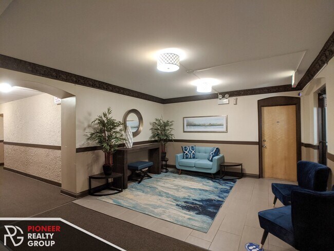 535 W Arlington Pl, Unit #536-218 in Chicago, IL - Foto de edificio - Building Photo