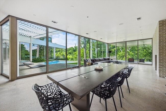 property at 9 Pinehill Ln