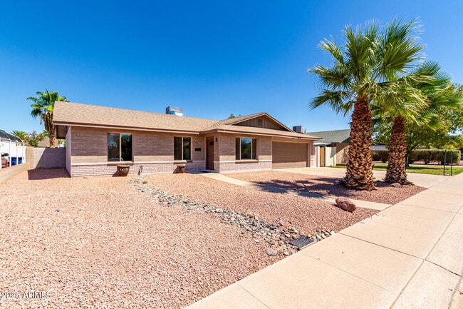 1656 E Bishop Dr in Tempe, AZ - Building Photo - Building Photo
