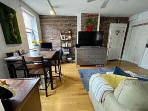 13 Thacher St, Unit 1 in Boston, MA - Foto de edificio - Building Photo