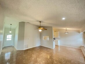 9286 Spring Vale Dr in Orlando, FL - Building Photo - Building Photo