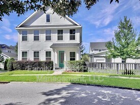 201 Makemie Wy in Summerville, SC - Building Photo