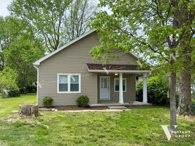property at 1675 N Patterson Ave