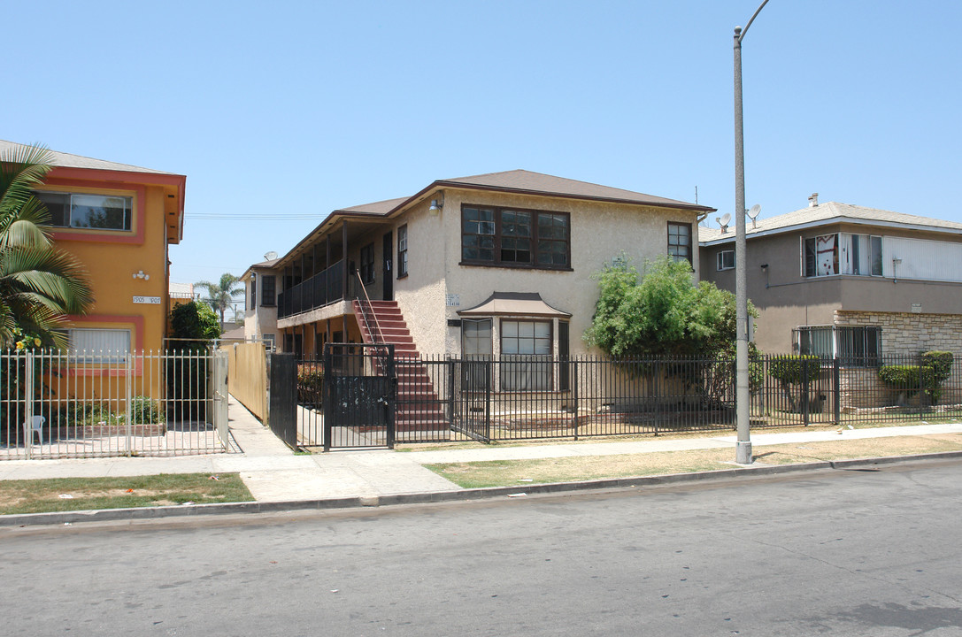 1911 Pine Ave in Long Beach, CA - Foto de edificio