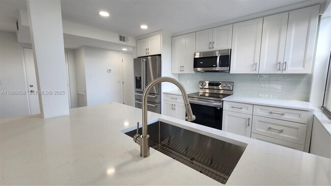 property at 750 Egret Cir