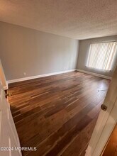 88 Greenwood Dr in Freehold, NJ - Building Photo - Building Photo