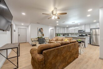 2106 88th St in Lubbock, TX - Building Photo - Building Photo