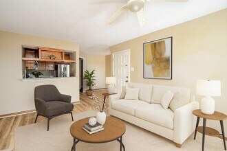 10211 Sugar Branch Dr in Houston, TX - Building Photo - Building Photo