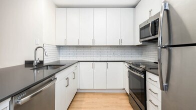 70 Hope Ave in Waltham, MA - Foto de edificio - Building Photo