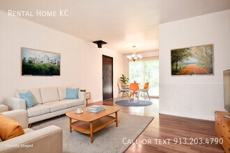 9010 W 101st St in Overland Park, KS - Building Photo - Building Photo