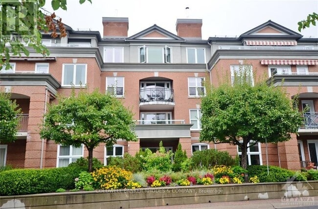property at 11 Durham Private