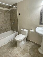 7206 Nutmeg Ln in Dallas, TX - Foto de edificio - Building Photo