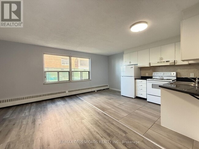 property at 1181 Ellesmere Rd