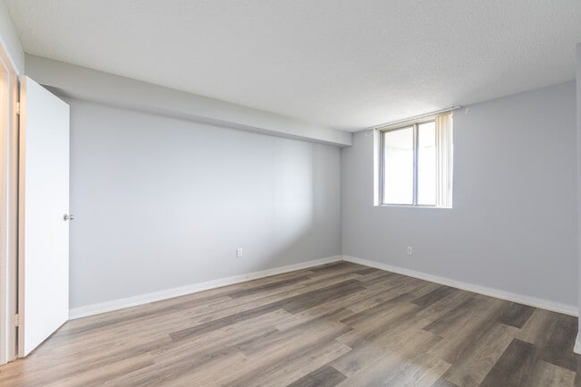 Forest Park Circle Ltd. in Mississauga, ON - Building Photo - Building Photo