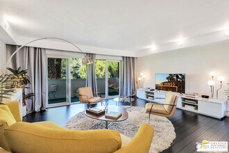 2301 S Sky View Dr in Palm Springs, CA - Foto de edificio - Building Photo