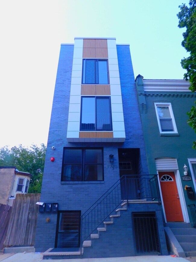 1741 Fontain St, Unit #2 in Philadelphia, PA - Foto de edificio - Building Photo