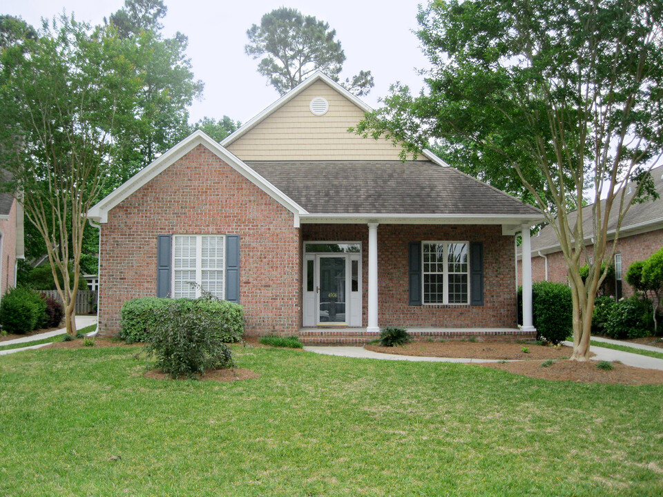 4906 Shaftesbury Pl in Wilmington, NC - Building Photo