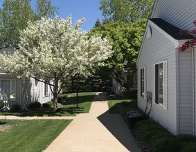 Cottages of Vadnais Heights in St. Paul, MN - Building Photo - Building Photo