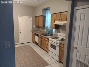 4028 Belle Grove Rd, Unit B in Baltimore, MD - Foto de edificio - Building Photo