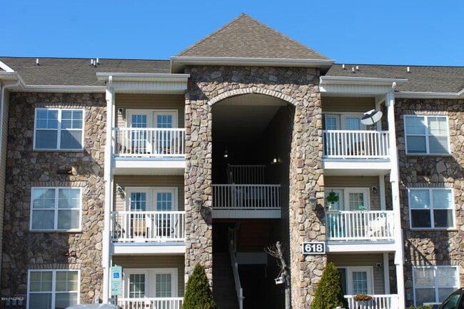 property at 618 Condo Club Dr