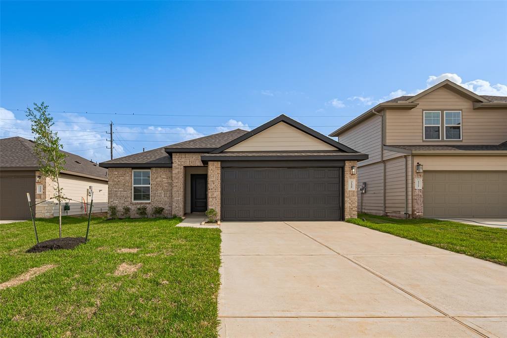 31327 Heddington Ln in Fulshear, TX - Building Photo