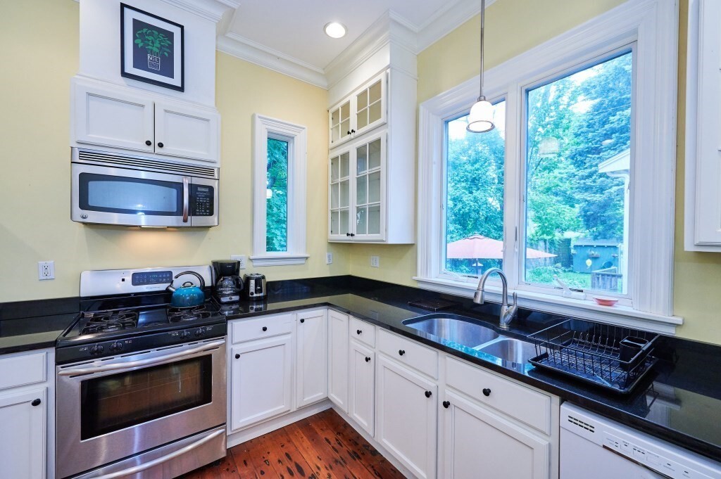 17 Holman St, Unit 1 in Boston, MA - Building Photo