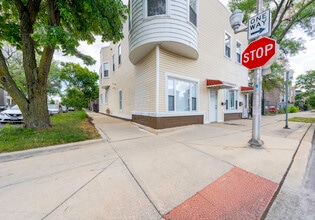 3101 W 38th St, Unit 2F in Chicago, IL - Foto de edificio - Building Photo