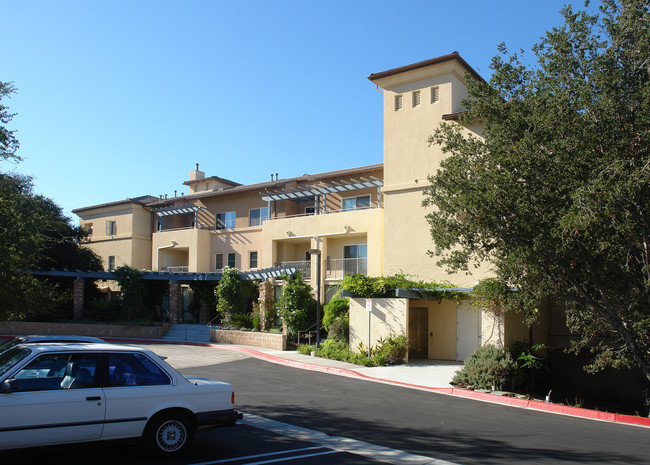 Oak Creek Senior Villas in Thousand Oaks, CA - Foto de edificio - Building Photo