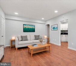 1909 N Rhodes St in Arlington, VA - Building Photo - Building Photo