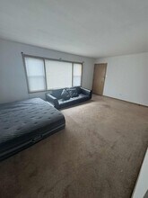 8000 S Pulaski Rd in Chicago, IL - Building Photo - Building Photo
