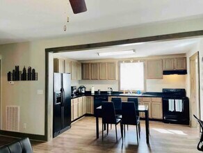 527 S Hamilton St in Eden, NC - Building Photo - Building Photo