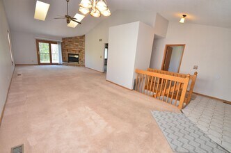 1239 Wood Creek Bend in Rockford, IL - Building Photo - Building Photo