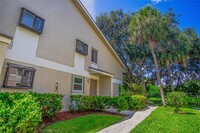 113 Gardens Dr in Pompano Beach, FL - Building Photo - Building Photo