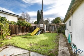 6994 Polvadero Dr in San Jose, CA - Foto de edificio - Building Photo