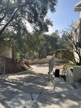 3555 Shaw Ranch Rd in Pasadena, CA - Foto de edificio - Building Photo