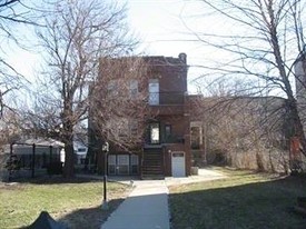 2139-2141 N Sawyer Ave Apartamentos