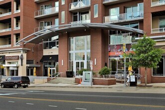 600 12th Ave S in Nashville, TN - Foto de edificio - Building Photo