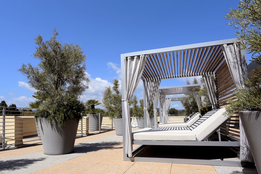 Wilshire Margot Apartments in Los Angeles, CA