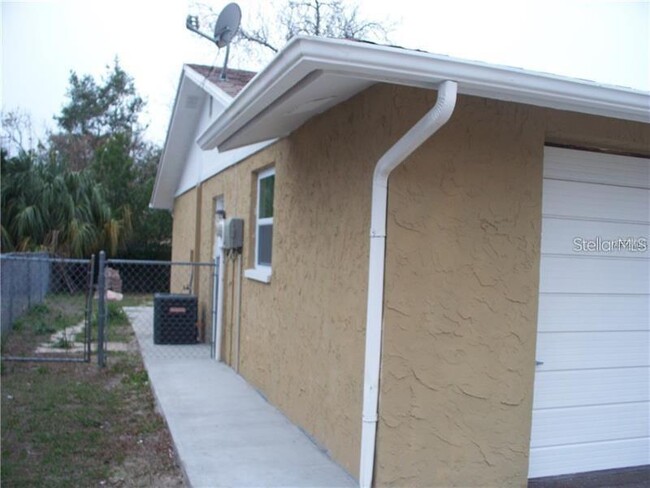 8917 Cairo Ln in Port Richey, FL - Foto de edificio - Building Photo