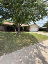 6212 Kary Lynn Dr S in Watauga, TX - Building Photo - Building Photo