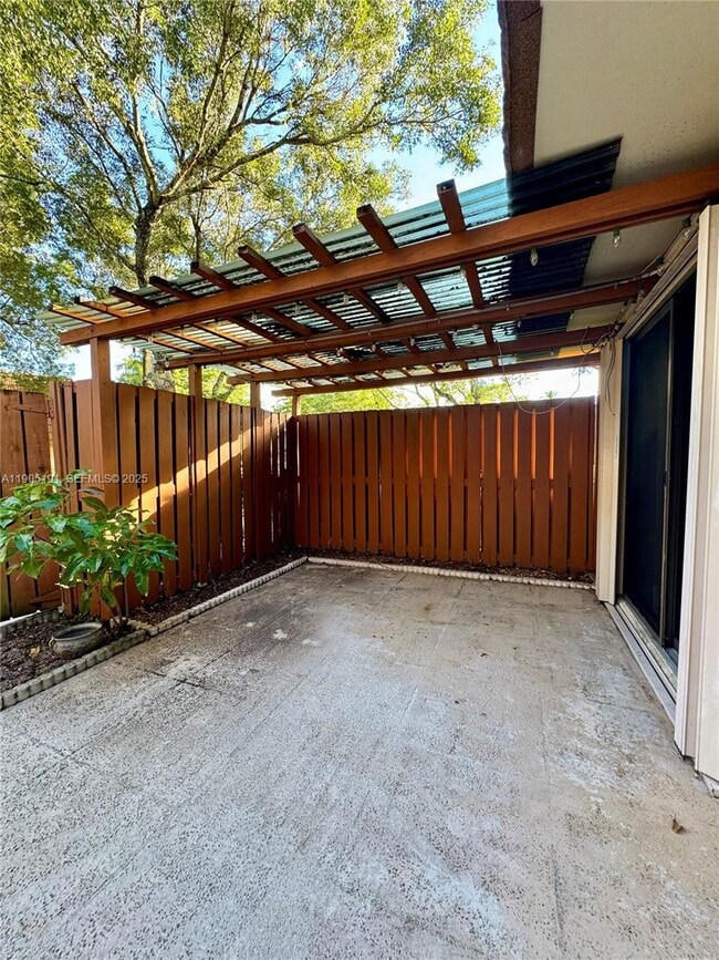 9143D SW 23rd St in Davie, FL - Building Photo - Building Photo