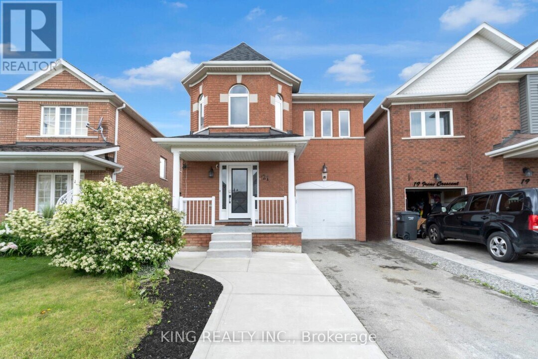 21 Irene Crescent in Brampton, ON - Building Photo