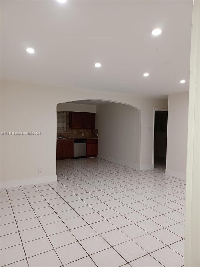 1727 Washington St in Hollywood, FL - Building Photo - Building Photo